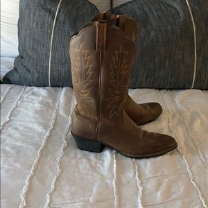 Women’s Ariat boots
